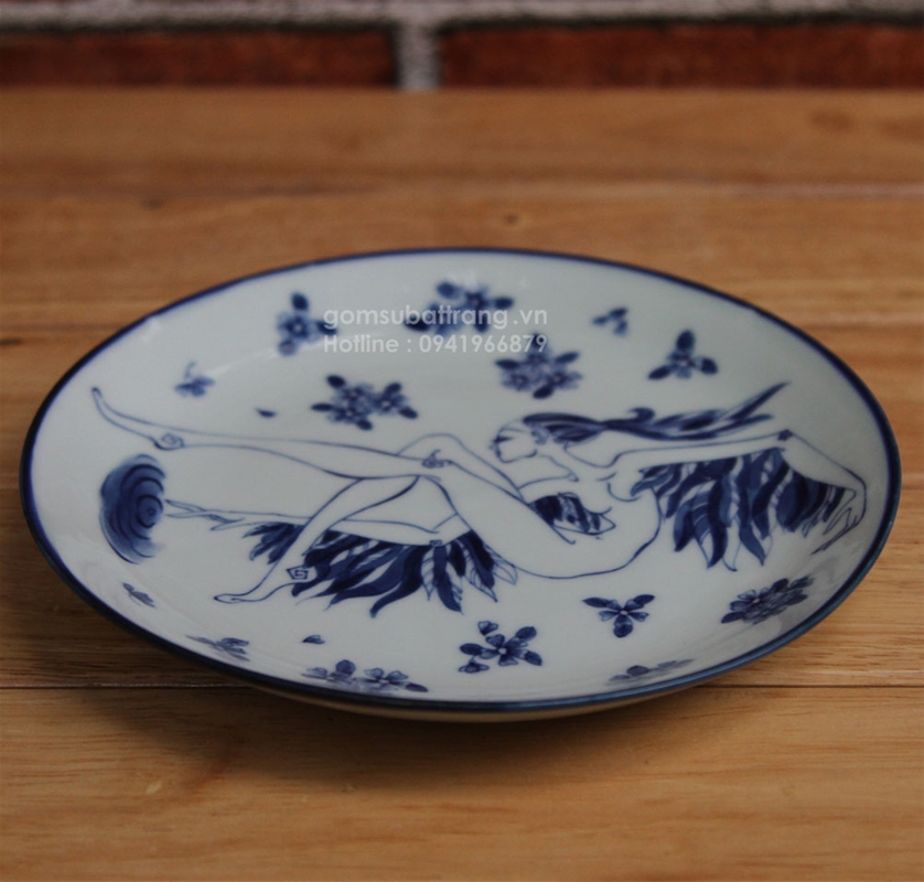 Đĩa sứ trưng bầy nghệ thuật