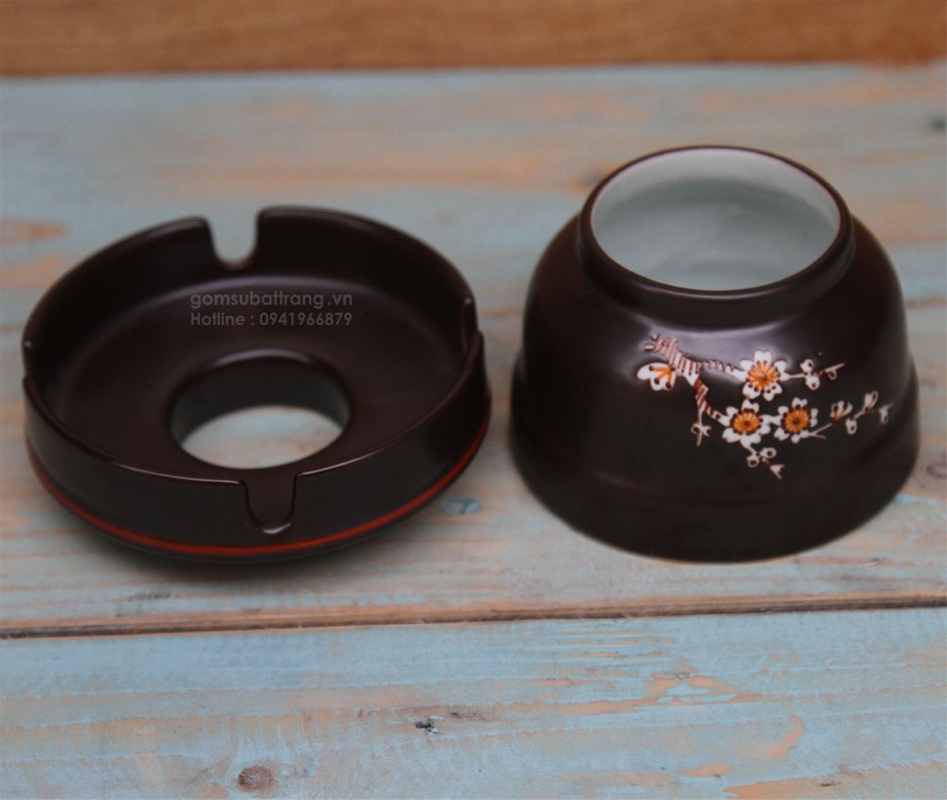 Gạt tàn kiêm đựng nước thừa, thiết kế 2 trong 1 tiện dụng