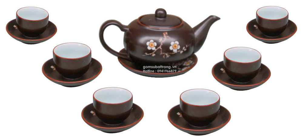 Bộ ấm chén dáng tròn đắp nổi hoa mai lịch sự và trang nhã